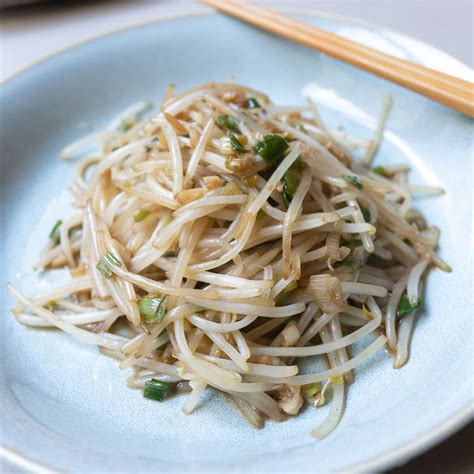 如何輕鬆做出美味的牛肉炒豆芽菜？